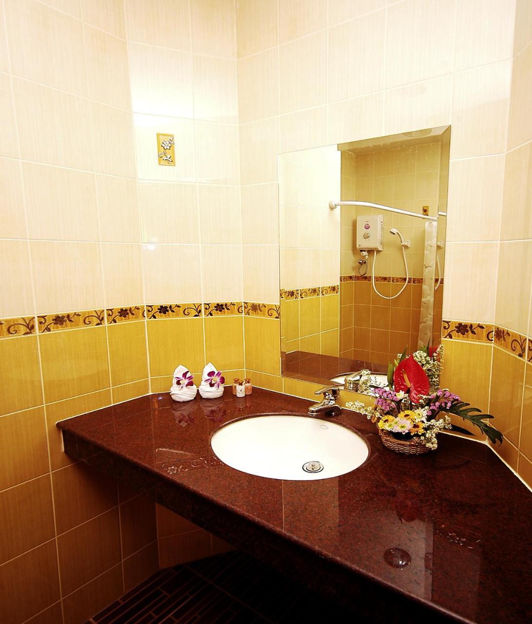 Krabi Phetpailin Hotel Экстерьер фото